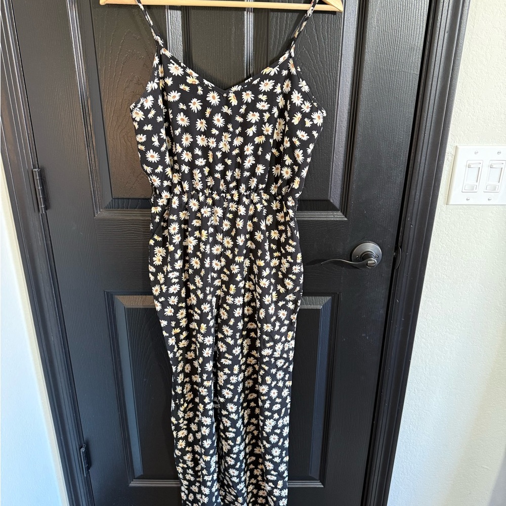 Daisy Patterned Jumpsuit with Pockets and Adjustable Straps